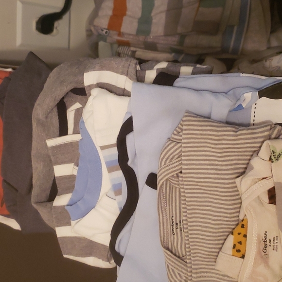 0 - 3 Month Long Sleeve Onsies - Picture 4 of 6